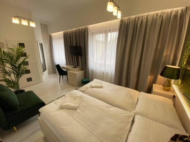 ברדיוב Hotel Artin מראה חיצוני תמונה