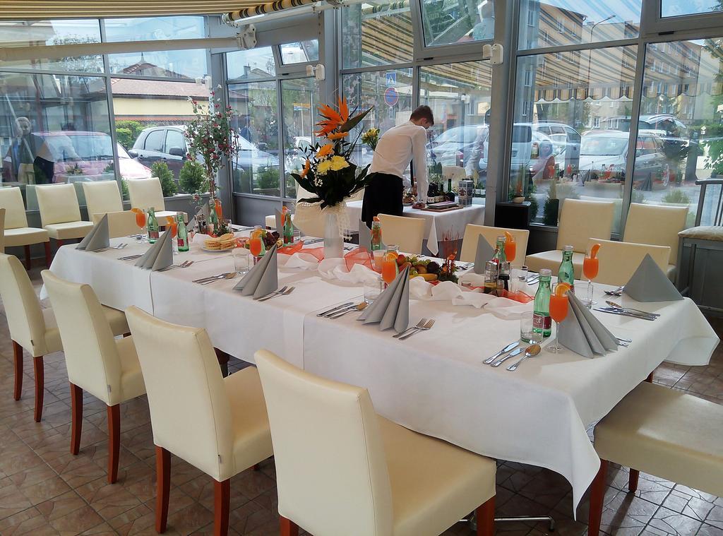 ברדיוב Hotel Artin מראה חיצוני תמונה