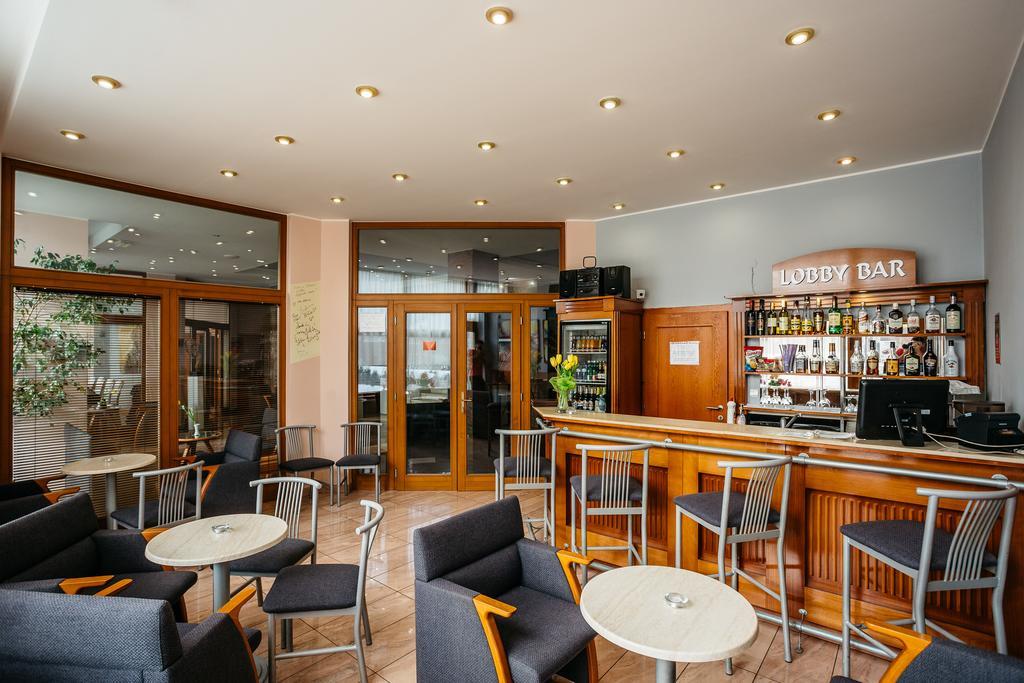 ברדיוב Hotel Artin מראה חיצוני תמונה