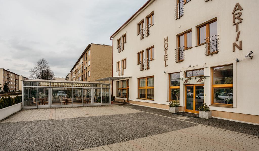 ברדיוב Hotel Artin מראה חיצוני תמונה