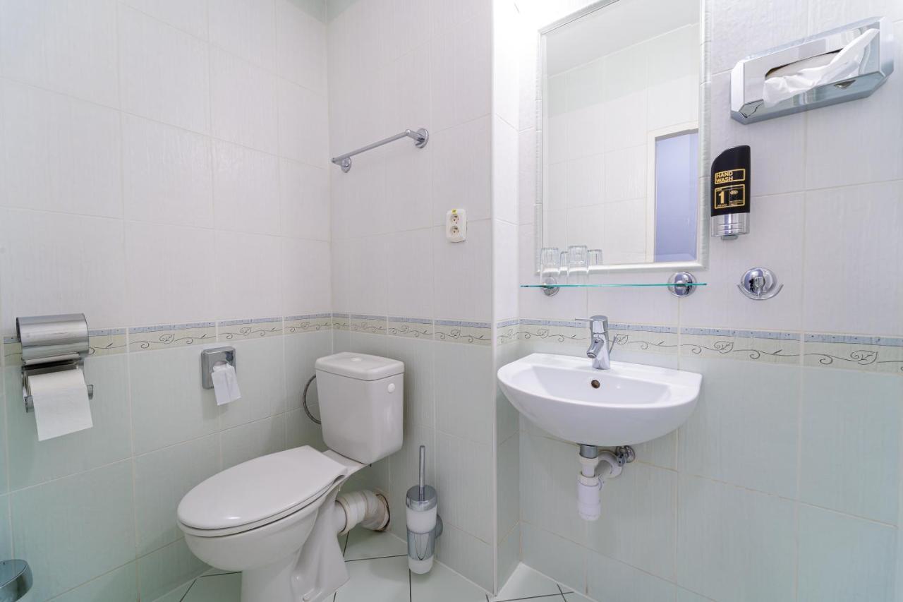 ברדיוב Hotel Artin מראה חיצוני תמונה