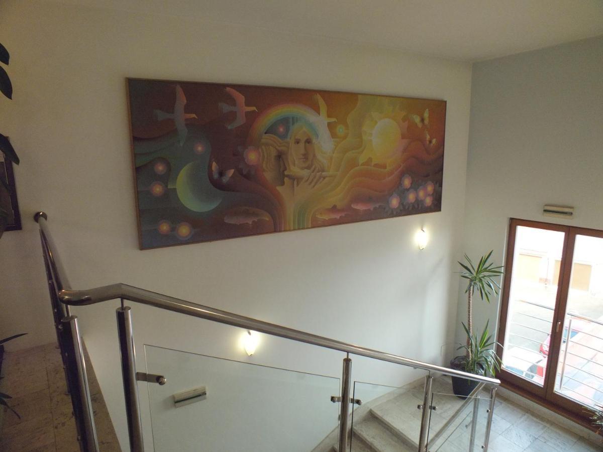 ברדיוב Hotel Artin מראה חיצוני תמונה
