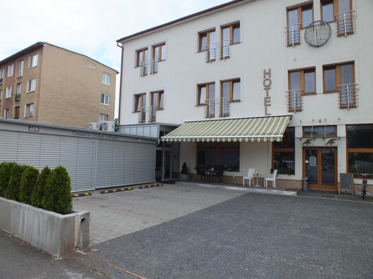 ברדיוב Hotel Artin מראה חיצוני תמונה
