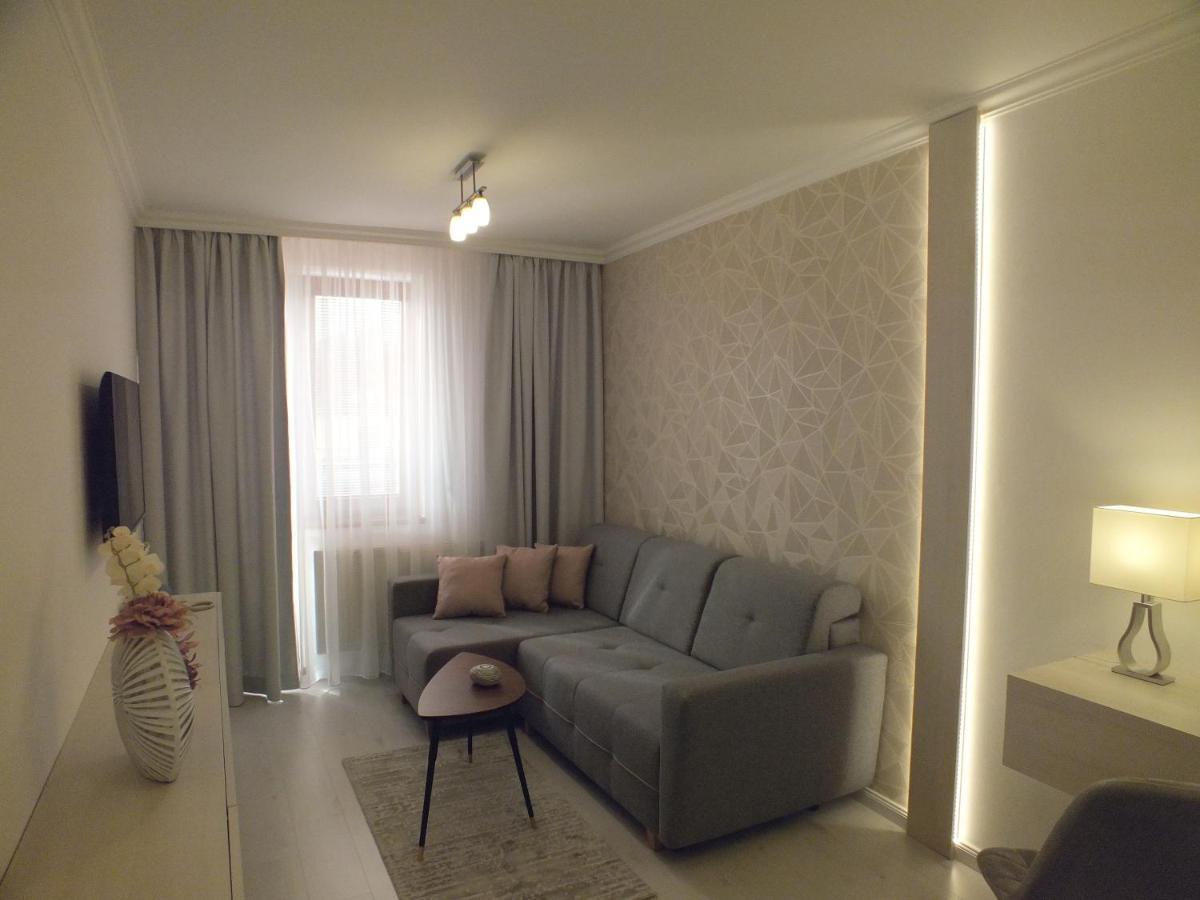ברדיוב Hotel Artin מראה חיצוני תמונה