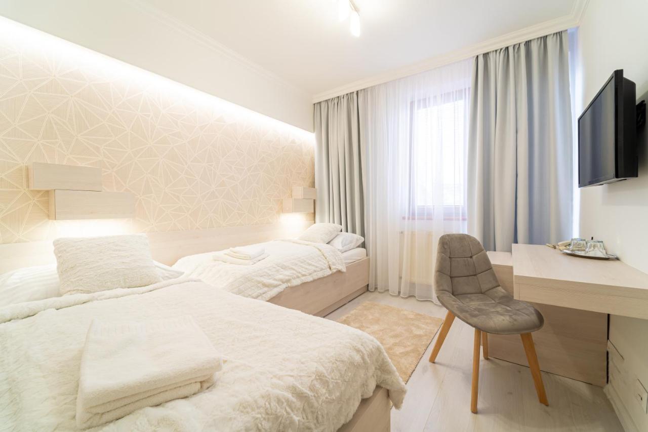 ברדיוב Hotel Artin מראה חיצוני תמונה